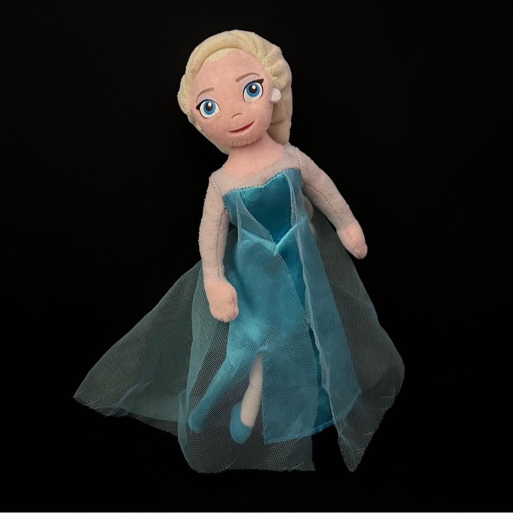 Disney Frozen Elsa plush doll 9-1/2”